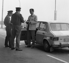 Magyarország, Röszke, határátkelő., 1973, Urbán Tamás, jugoszláv gyártmány, Zastava-márka, automobil, rendszám, vámellenőrzés, országjelzés, Fortepan #88378