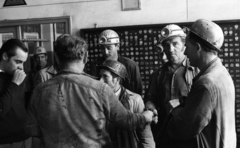 Hungary, Oroszlány, bányász brigád., 1975, Urbán Tamás, protective helmet, miner, Fortepan #88607