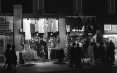 United Kingdom, London, Oxford Street., 1976, Urbán Tamás, night, clothing store, Show window, Fortepan #88811