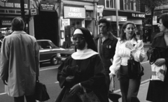 United Kingdom, London, Charing Cross Road., 1976, Urbán Tamás, nun, african-american, Fortepan #88818