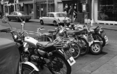 United Kingdom, London, Moor Street a Romilly Street irányából nézve., 1976, Urbán Tamás, motorcycle, Honda-brand, Yamaha-brand, Suzuki-brand, Fortepan #88823