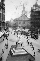 Magyarország, Budapest V., Ferenciek tere (Apponyi tér) Pázmány Péter szobrával., 1927, Fortepan, templom, forgalom, szobor, utcakép, életkép, villamos, barokk-stílus, katolikus, villamosmegálló, Pázmány Péter-ábrázolás, Budapest, Ferences rend, kerékpár, Fortepan #8910