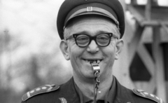 Hungary, Budapest XIII., Váci út, Újpest kocsiszín., 1976, Urbán Tamás, Budapest, whistle, insignia, uniform, glasses, smile, Fortepan #89466