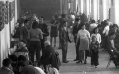 Magyarország, Aszód, Művelődésügyi Minisztérium 2. sz. Fiúnevelő Intézetének folyosója látogatási időben., 1974, Urbán Tamás, Fortepan #89486