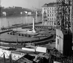 Magyarország, Budapest V., Vigadó (Molotov) tér, szovjet repülős emlékmű., 1950, UVATERV, látkép, szovjet emlékmű, Budapest, Fortepan #8961