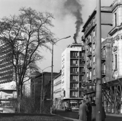 Magyarország, Budapest V., Petőfi tér, szemben az Apáczai Csere János utca, jobbra a Régi posta utca torkolata., 1973, Urbán Tamás, buszmegálló, Budapest, környezetszennyezés, Fortepan #89624