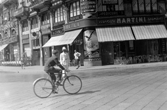 Olaszország, Milánó, a Piazza del Duomo és a Piazza del Mercanti sarka., 1936, Fortepan, kerékpár, rendőr, Fortepan #8971