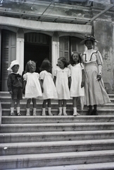 Italy, Venice, Lido, Grand Hotel des Bains., 1907, Zichy, tableau, stairs, kids, height chart, Fortepan #9010