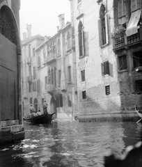 Italy, Venice, a Rio dei Fontego dei Tedeschi a Rio della Fava felől nézve, középen a Ca' Amadi., 1907, Zichy, rowing boat, Fortepan #9012