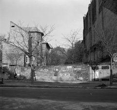 Hungary, Budapest I., Mészáros utca, szemben az 56/b számú beépítetlen telek, jobbra a Zsolt utca 11. tűzfala látszik., 1965, UVATERV, vacant land, Budapest, Fortepan #9104