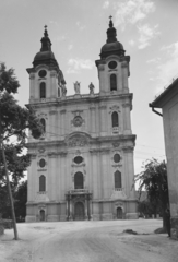 Magyarország, Kalocsa, Szentháromság tér, Nagyboldogasszony Főszékesegyház., 1955, UVATERV, egy dunai hajóút, templom, barokk-stílus, katolikus, székesegyház, Andreas Mayerhoffer-terv, Fortepan #91040