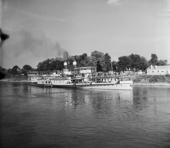 Magyarország, Fajsz, a Szent István gőzhajó a hajóállomásnál., 1955, UVATERV, egy dunai hajóút, hajó, gőzhajó, lapátkerekes hajó, Szent István/Zita királyné hajó, Fortepan #91061