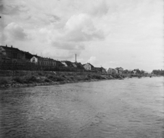 Magyarország, Budapest XXII., a Duna a "budafoki gázló"-nál, szemben a Nagytétényi (Petőfi) út házai., 1955, UVATERV, egy dunai hajóút, Budapest, folyópart, Fortepan #91120