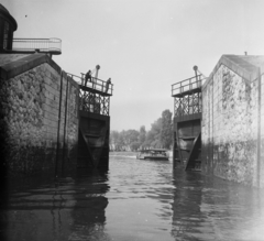 Magyarország, Budapest IX.,Budapest XXI., Ráckevei (Soroksári)-Duna, Kvassay hajózó-zsilip., 1955, UVATERV, egy dunai hajóút, hajó, zsilip, Budapest, Fortepan #91144