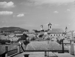 Magyarország, Szentendre, látkép a Paprikabíró utca felől a Várdomb felé., 1955, UVATERV, egy dunai hajóút, látkép, templomtorony, háztető, Fortepan #91165