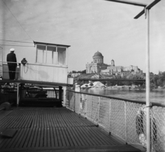 Magyarország, Esztergom, Bazilika., 1955, UVATERV, egy dunai hajóút, hajó, Bazilika, hídroncs, gőzhajó, Duna, lapátkerekes hajó, Szőke Tisza I./Táncsics/Szent Gellért hajó, Duna-híd, Feketeházy János-terv, Fortepan #91221