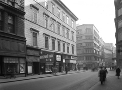 Magyarország, Budapest V., Váci utca - Kristóf tér sarok., 1960, UVATERV, cégtábla, életkép, Budapest, Fortepan #9123