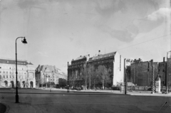 Magyarország, Budapest V., Kossuth Lajos tér a Vértanúk tere (Ságvári tér) felé nézve., 1951, UVATERV, utcakép, hirdetőoszlop, lámpaoszlop, Budapest, Fortepan #91441