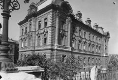 Magyarország, Győr, a Városháza keleti szárnya a Baross (Lenin) hídról nézve., 1955, UVATERV, középület, neobarokk stílus, Hübner Jenő-terv, Fortepan #91496