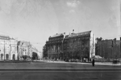 Magyarország, Budapest V., Kossuth Lajos tér a Vértanúk tere (Ságvári tér) felé nézve., 1951, UVATERV, Budapest, tér, politikai dekoráció, Fortepan #91675