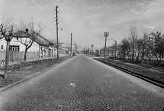 Magyarország, Pécs, Siklósi út a vasúti átjáró felé nézve., 1960, UVATERV, Fortepan #91741