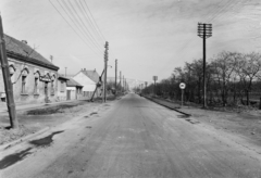 Magyarország, Pécs, Siklósi út a vasúti átjáró felé nézve., 1960, UVATERV, Fortepan #91742