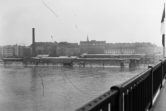 Magyarország, Budapest IX., az Elevátor-ház kéménye és a Közraktár utca házai a Petőfi hídról nézve., 1962, UVATERV, Budapest, Fortepan #91819