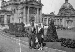 Magyarország, Városliget, Budapest XIV., Széchenyi fürdő., 1930, Fortepan, gyógyfürdő, Budapest, neobarokk stílus, zsebredugott kéz, Czigler Gyöző-terv, Fortepan #9182