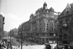 Magyarország, Budapest VIII.,Budapest VII., Rákóczi út a Szövetség utcától a Keleti pályaudvar felé nézve, jobbra a Luther utca., 1957, UVATERV, teherautó, villamos, Budapest, Fortepan #91875