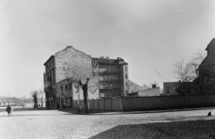 Magyarország, Budapest XIII., Béke tér 12. és 11., balra a Lehel utca, jobbra a Csata utca., 1960, UVATERV, utcakép, tűzfal, kockakő, Budapest, Fortepan #91919