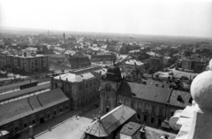 Magyarország, Győr, látkép a Városháza tornyából nézve, balra a Révai Miklós utca és a vasútállomás., 1950, UVATERV, autóbusz, városkép, pályaudvar, vasútállomás, Skoda 1101/1102 Tudor, autóbuszállomás, Fortepan #92000