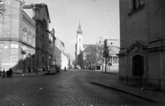 Magyarország, Budapest I., Fő utca, Batthyány tér, balra a vásárcsarnok., 1959, UVATERV, templom, amerikai gyártmány, teherautó, barokk-stílus, Chevrolet-márka, katolikus, automobil, Buick Invicta, vásárcsarnok, Budapest, Klunzinger Pál-terv, jezsuita, Hamon Kristóf-terv, Nöpauer Máté-terv, Fortepan #92068