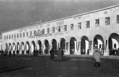 Magyarország, Hatvan, vasútállomás., 1956, UVATERV, vasútállomás, helységnév tábla, Rákosi-címer, Nagy Béla Zoltán-terv, Félix Vilmos-terv, Fortepan #92073