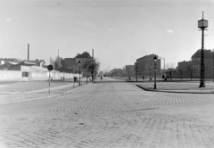 Magyarország, Budapest XIII., Váci út - Róbert Károly körút kereszteződés a híd felől nézve, jobbra a József Attila Színház., 1958, Fortepan, óra, lámpaoszlop, Budapest, Fortepan #9211