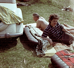 Magyarország,Balaton, Tihany, vízpart Sajkod közelében., 1961, Fortepan/Album001, színes, napozás, távcső, Panhard Dyna, Fortepan #92121