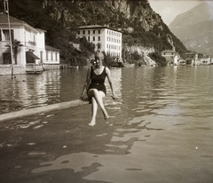 Olaszország, Riva del Garda, Garda-tó., 1939, Ebner, fürdőruha, úszósapka, ugródeszka, Fortepan #92153