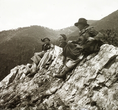 1937, Ebner, excursion, rock, sitting on a rock, Fortepan #92181