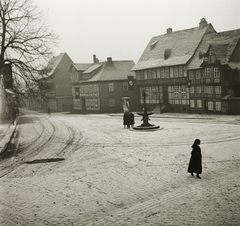 Németország, Goslar, Frankenberger Plan, szemben a Frankenberger Strasse., 1939, Ebner, szökőkút, horogkereszt, Fortepan #92205