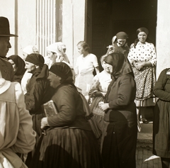 Hungary, Decs, Öreg utca, református templom., 1939, Ebner, church, folk costume, peasant, girl, headscarf, Sárköz folk costume, protestant, Fortepan #92247