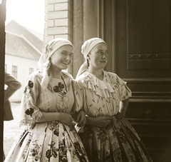 1939, Ebner, smile, folk costume, Sárköz folk costume, Fortepan #92251