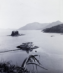 Greece, Corfu, a Vlacherna kolostor, háttérben az Egérszigettel (Pontikonisi), Kanoniból nézve., 1900, Zichy, island, monastery, Fortepan #9228