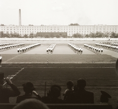 Magyarország, Budapest XI., Kőrösy József (Mező) utca, BEAC sportpálya, háttérben a Lágymányosi Dohánygyár., 1940, Ebner, Budapest, dohánygyár, Fortepan #92320