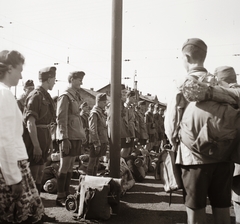 Hungary, Budapest XI., Kelenföldi pályaudvar., 1939, Ebner, uniform, kids, backpack, scouting, shorts, knee snocks, Budapest, Fortepan #92370