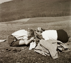 1939, Ebner, excursion, meal, mountain, shorts, kid, Fortepan #92403