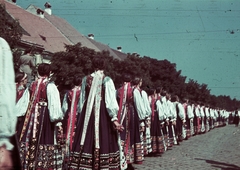 Románia,Erdély, Beszterce, Fa utca (strada Liviu Rebreanu) a magyar csapatok bevonulása idején. A felvétel 1940. szeptember 8-án készült., 1940, Fortepan, színes, népviselet, Fortepan #92474