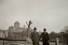 Magyarország, Esztergom, Mária Valéria hídfő a Nagy Duna sétánynál, háttérben a Bazilika., 1941, Fortepan/Album002, Fortepan #92671