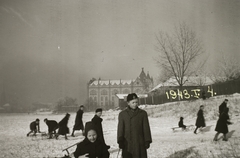 Hungary, Budapest XIV., a régi Lóversenytér, a későbbi Népstadion területe a Stefánia út mellett, szemben a Magyar Állami Földtani Intézet épülete, mögötte a Millenáris sporttelep., 1943, Fortepan/Album002, sledge, Budapest, Fortepan #92717