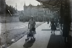 Hungary, Veszprém, Kossuth Lajos utca a Brusznyai Árpád utca (Bajcsy-Zsilinszky út) felé nézve. Balra az evangélikus templom., 1937, Haui Balázs, baby carriage, Fortepan #92913