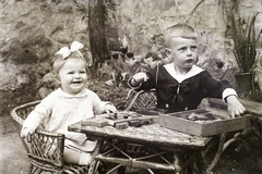 1930, Haui Balázs, wicker chair, kids, ribbon, Fortepan #92928