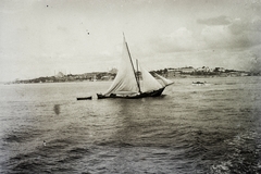 Törökország, Isztambul, a város látképe a Boszporusz ázsiai partjaitól, Üsküdar városrészből., 1934, Haui Balázs, vitorláshajó, Fortepan #92954